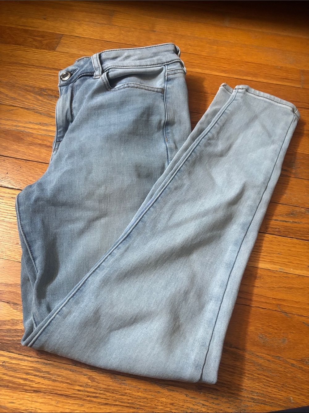 American Eagle Outfitters Light Wash Skinny Jeans